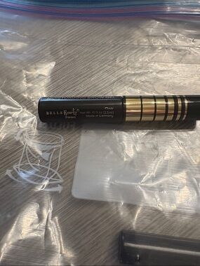 Belle by Kim Gravel Moisturizing Brow Gel in Black and Gold